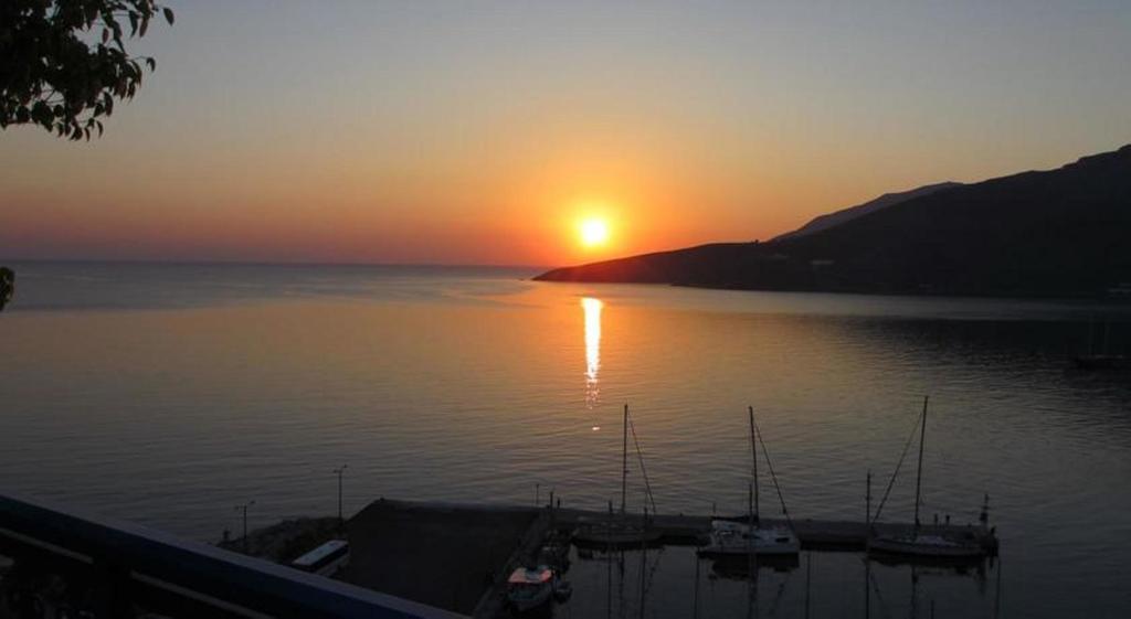 Marinas Studios Livadia  Dış mekan fotoğraf